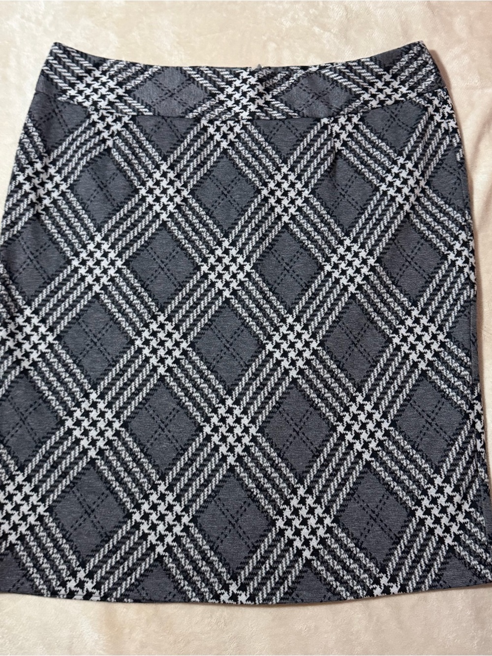 Lane Bryant Knee Length Classic Houndstooth Pencil Skirt